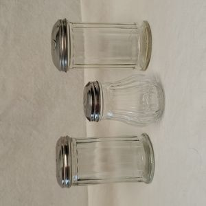 Retro Style Shaker set